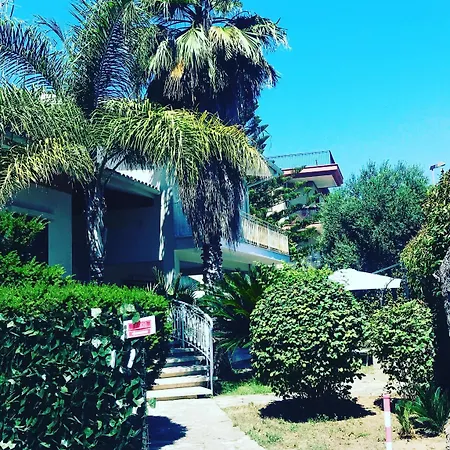 Susanna B E B 3* Brindisi