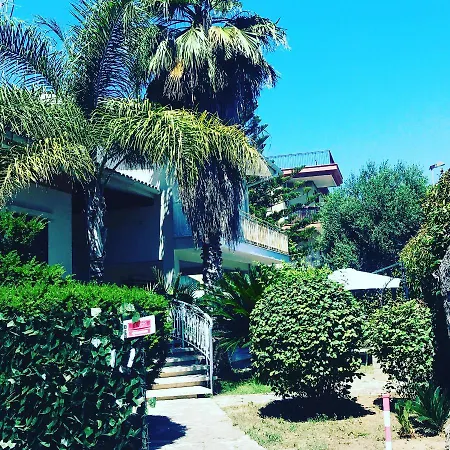 Susanna B E B Bed & Breakfast Brindisi